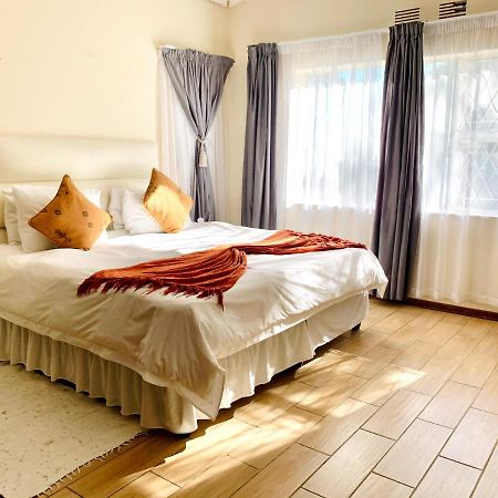 77 On Sissons Apartman Umtata Kültér fotó